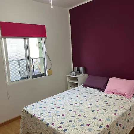 Mercado Y Playa Apartment *