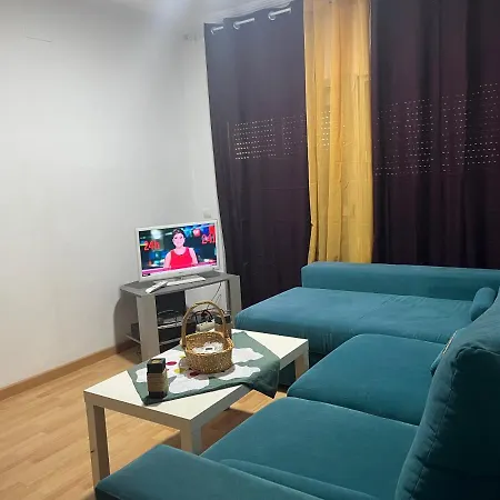 Mercado Y Playa Apartment *